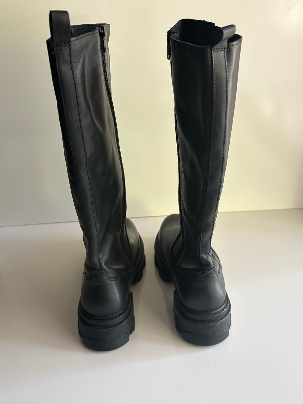 New Steve Madden Esma Black Leather Knee High Lugged Boots Size 9.5 - Picture 4 of 12